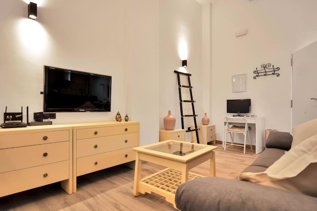Moderno Loft En El Corazon Historico De Estepona - Casa Pepita 17 المظهر الخارجي الصورة